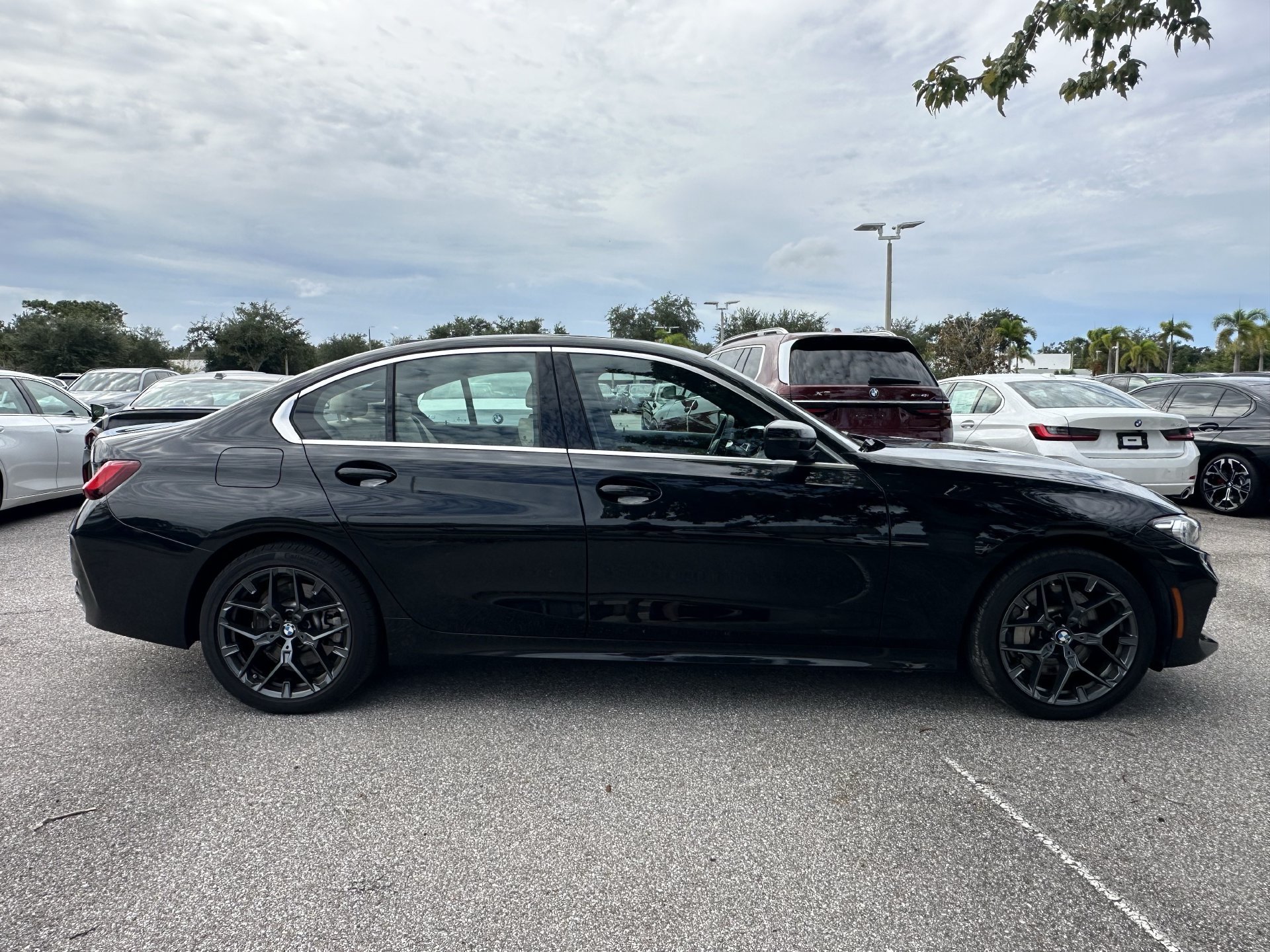 Certified 2025 BMW 330i Sedan RWD image 3