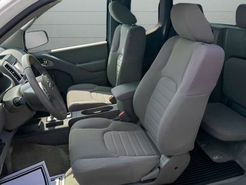 Used 2018 Nissan Frontier S RWD image 13