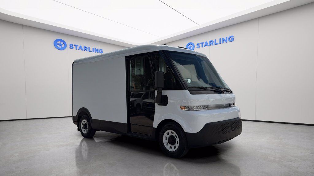 Used 2024 Chevrolet Brightdrop 400 w/ Commercial Equipment Package AWD/4WD image 14