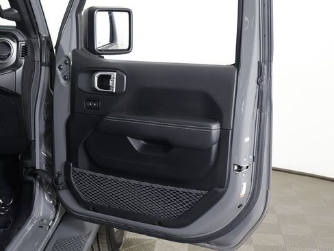 Used 2021 Jeep Wrangler Unlimited Sahara w/ Uconnect 4C Nav & Sound Group image 20