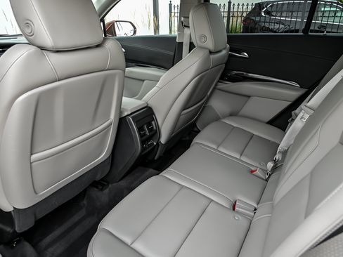 Used 2019 Cadillac XT4 Luxury w/ Cold Weather Package FWD image 21