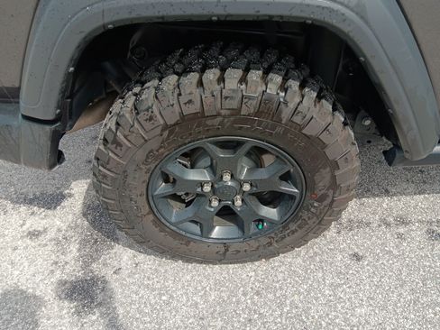 Used 2022 Jeep Wrangler Sport AWD/4WD image 6