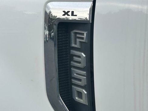 Used 2022 Ford F350 XL w/ Power Equipment Group AWD/4WD image 13