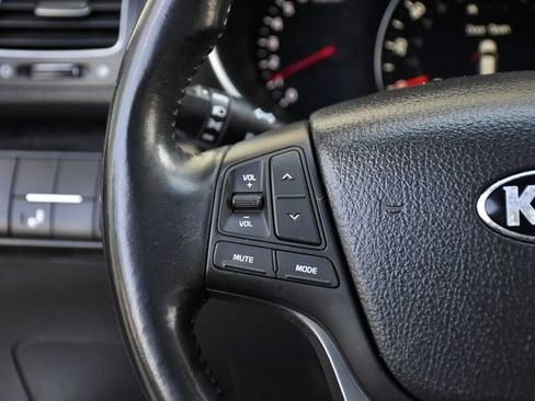 Used 2015 Kia Sorento SX image 8