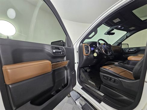 Used 2019 Chevrolet Silverado 1500 High Country image 21