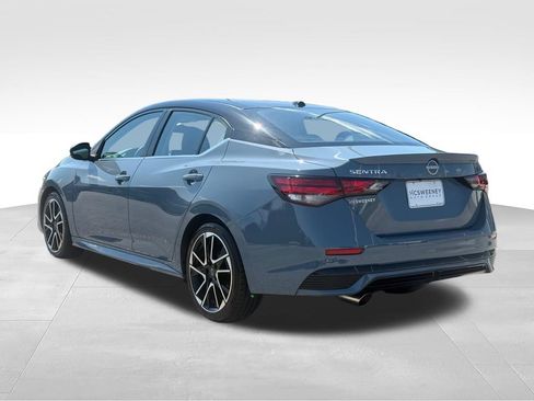 Used 2025 Nissan Sentra SR FWD image 3