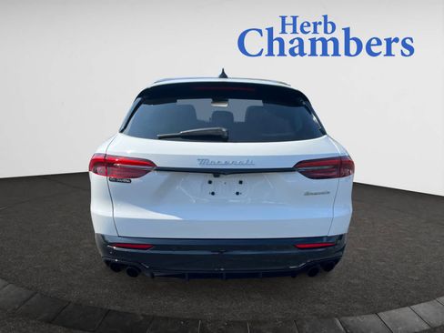 Used 2025 Maserati Grecale Modena image 10