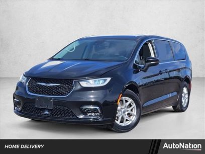 Used 2023 Chrysler Pacifica Touring-L