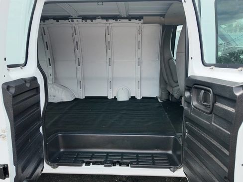 Used 2012 Chevrolet Express 2500 image 14