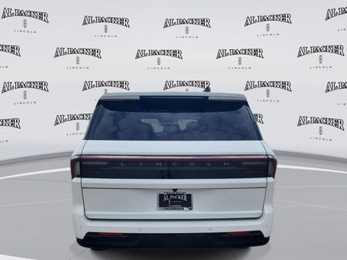 New 2026 Lincoln Navigator Reserve AWD/4WD image 4