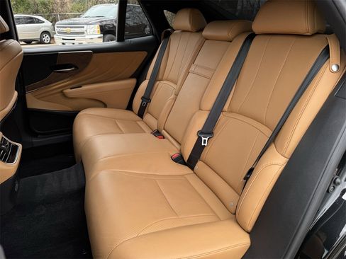 Used 2021 Lexus LS 500 w/ Accessory Package (Z2) image 24