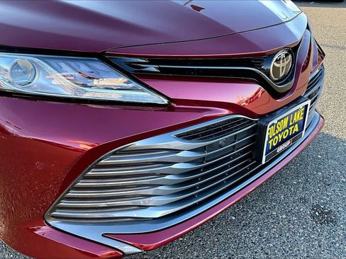 Used 2018 Toyota Camry XLE image 29