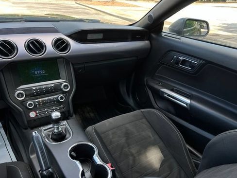 Used 2017 Ford Mustang GT w/ Black Accent Package RWD image 27