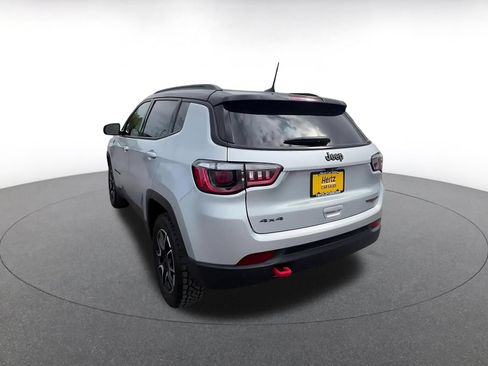 Used 2025 Jeep Compass Trailhawk AWD/4WD image 11