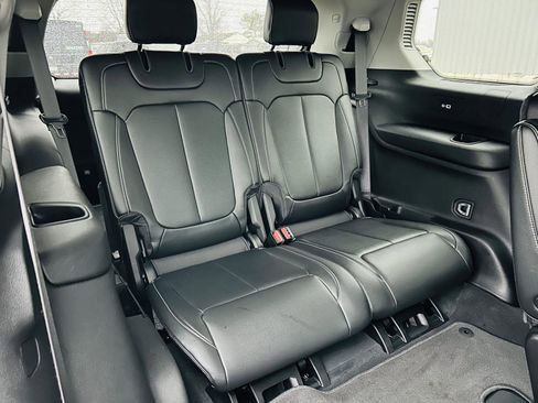 Used 2023 Jeep Grand Cherokee L Limited w/ Black Appearance Package image 35