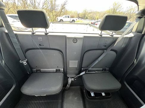 Used 2025 Nissan Frontier SV image 19