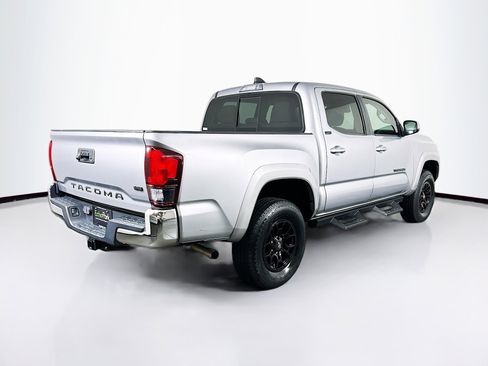Used 2020 Toyota Tacoma SR5 RWD image 9