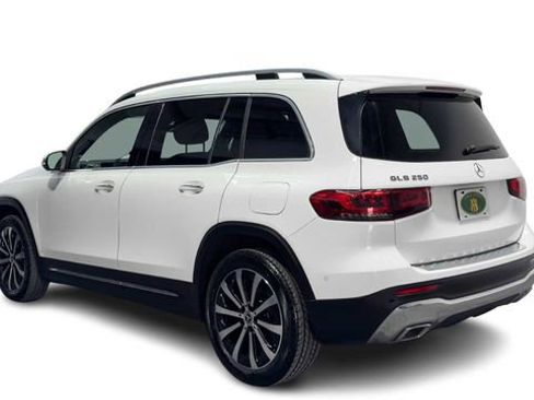 Used 2022 Mercedes-Benz GLB 250 image 4