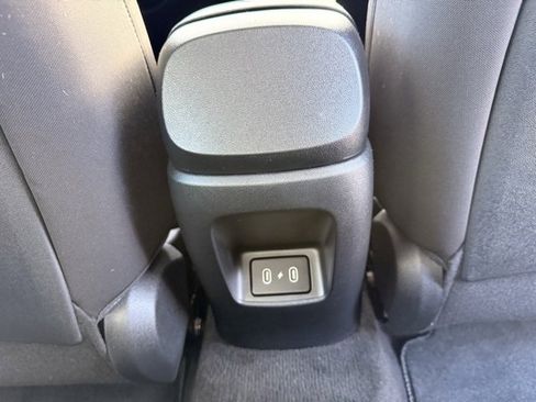 Used 2025 Hyundai Elantra Blue image 15