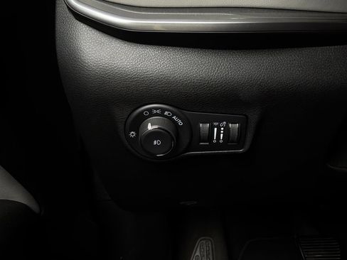 Used 2025 Jeep Compass Limited AWD/4WD image 20