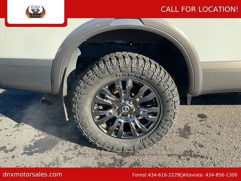 Used 2019 Nissan Titan Platinum Reserve w/ Platinum Utility Package image 11