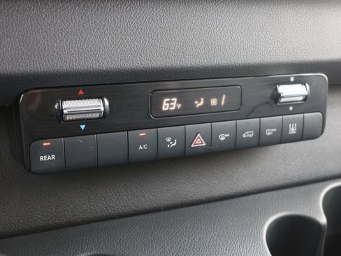 Used 2021 Mercedes-Benz Sprinter 2500 image 28