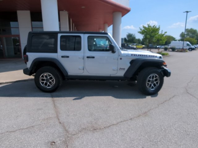 Used 2024 Jeep Wrangler Unlimited Rubicon AWD/4WD image 30