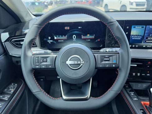 New 2026 Nissan Kicks SR w/ SR Premium Package FWD image 16