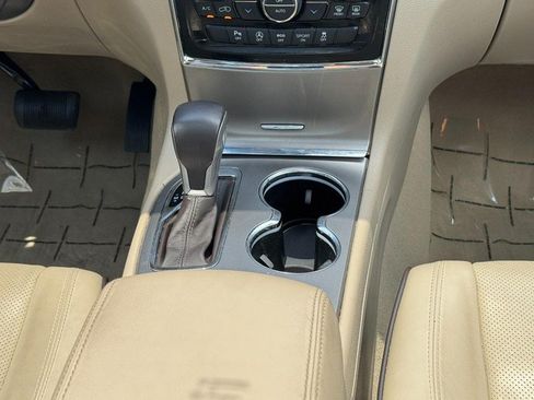 Used 2021 Jeep Grand Cherokee Overland AWD/4WD image 14