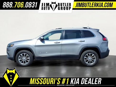 Used 2019 Jeep Cherokee Latitude Plus w/ Cold Weather Group AWD/4WD image 4