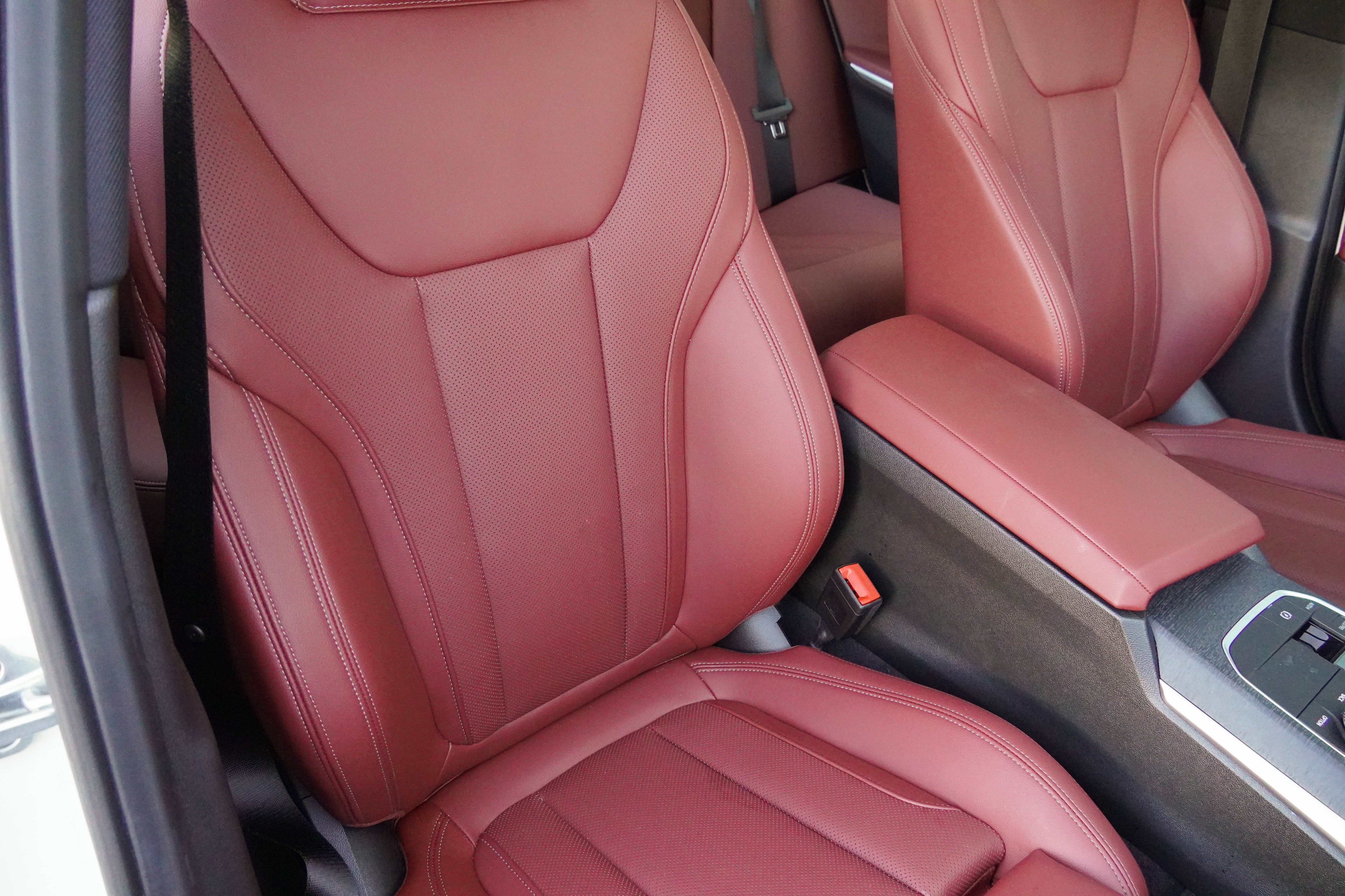 Certified 2025 BMW 330i Sedan RWD image 10