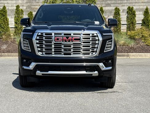 New 2026 GMC Yukon XL Denali w/ Denali Reserve Package image 3