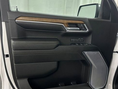 Used 2023 Chevrolet Silverado 1500 High Country w/ High Country Premium Package image 8