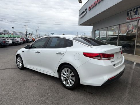 Used 2017 Kia Optima LX w/ Option Group 014 image 9
