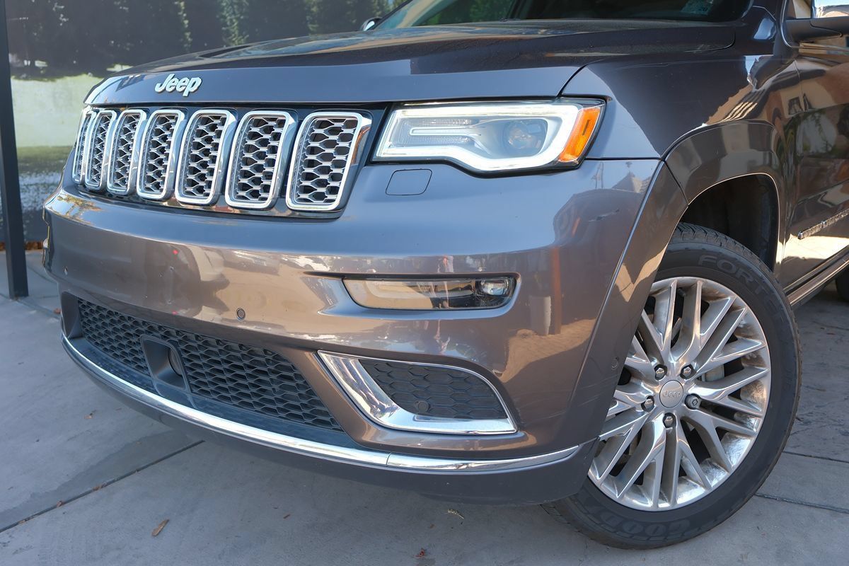 Used 2018 Jeep Grand Cherokee Summit w/ Skid Plate Group AWD/4WD image 8
