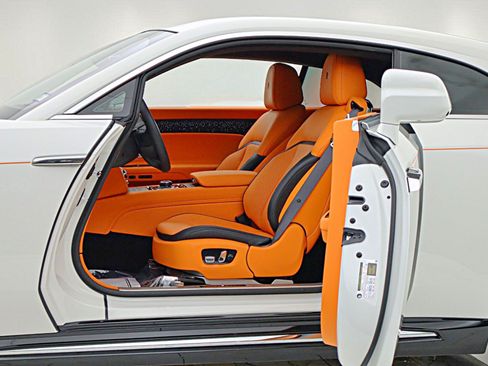 Used 2026 Rolls-Royce Spectre AWD/4WD image 5