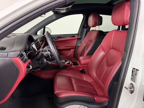 Used 2022 Porsche Macan S image 5
