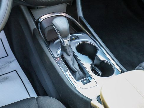 Used 2024 Chevrolet Malibu LT image 27