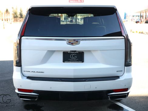Used 2021 Cadillac Escalade ESV Premium Luxury Platinum image 13