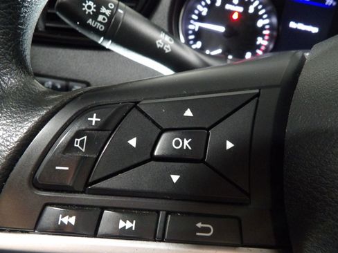 Used 2021 Nissan Rogue Sport S image 15