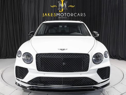 Used 2022 Bentley Bentayga AWD/4WD image 17