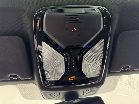 Used 2019 BMW 540i xDrive image 25