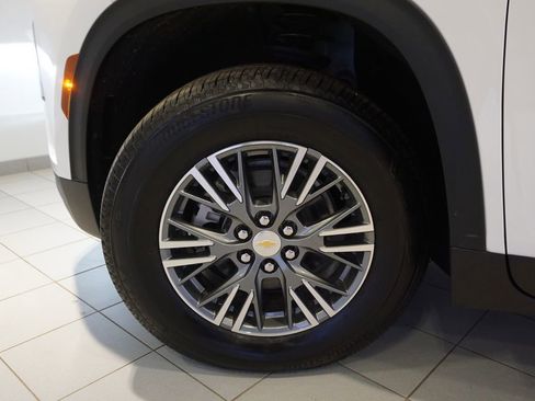 Used 2025 Chevrolet Traverse LT w/ LPO, Floor Liner Package image 30