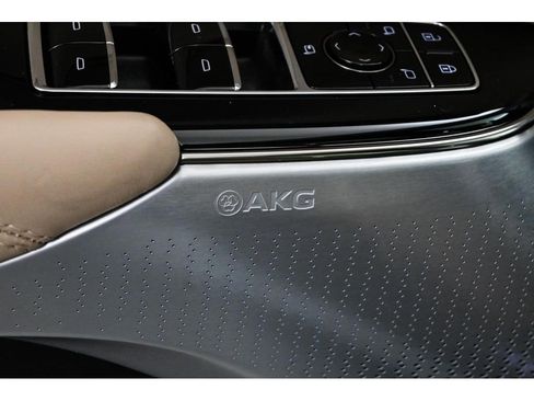 New 2026 Cadillac Lyriq Signature Luxury AWD/4WD image 19