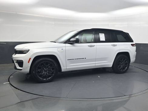 Used 2023 Jeep Grand Cherokee Summit AWD/4WD image 13