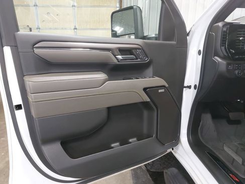 Used 2024 Chevrolet Silverado 2500 ZR2 w/ Technology Package AWD/4WD image 27