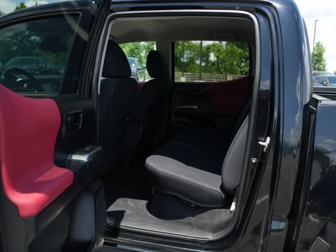 Used 2019 Toyota Tacoma SR5 RWD image 14