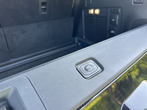 Used 2025 Ford Expedition Platinum AWD/4WD image 45