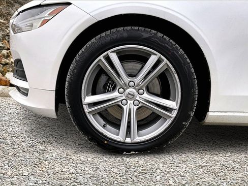 Used 2018 Volvo S90 T5 Momentum w/ Protection Package Premier image 8