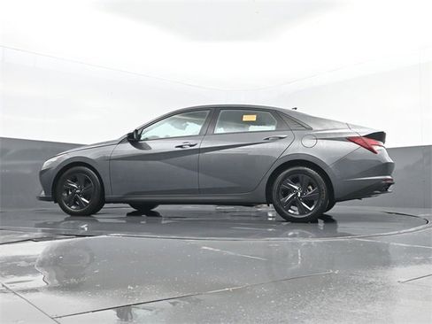 Used 2023 Hyundai Elantra SEL image 22